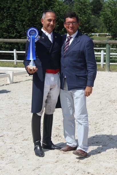 Los jinetes Navarros Jose Manuel Lucena y Mikel Arbizu triunfan en el CDN*** de Oviedo